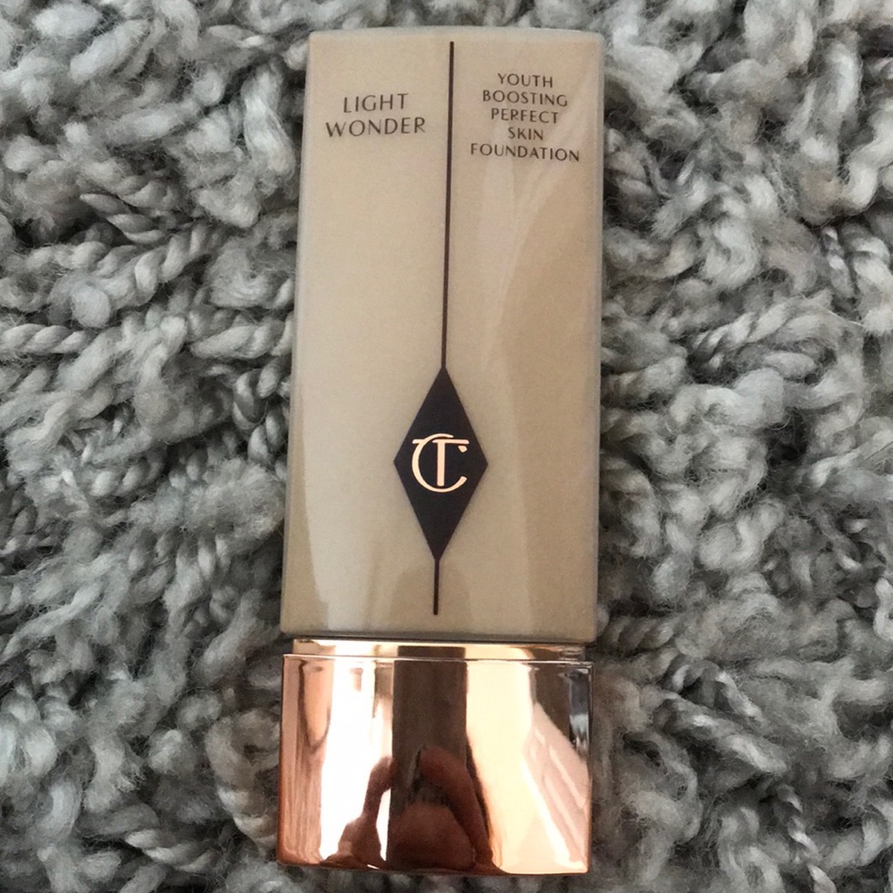 Charlotte Tilbury light wonder foundation